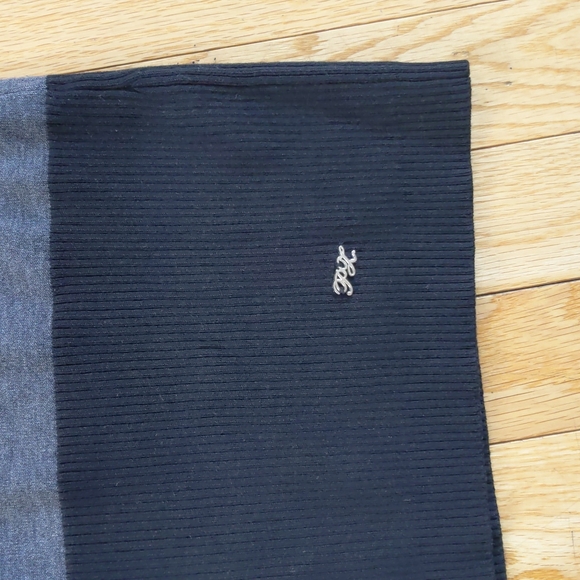 Point Zero Black/Grey Striped Sweater, S, V-Neck Hip Length - Picture 4 of 7